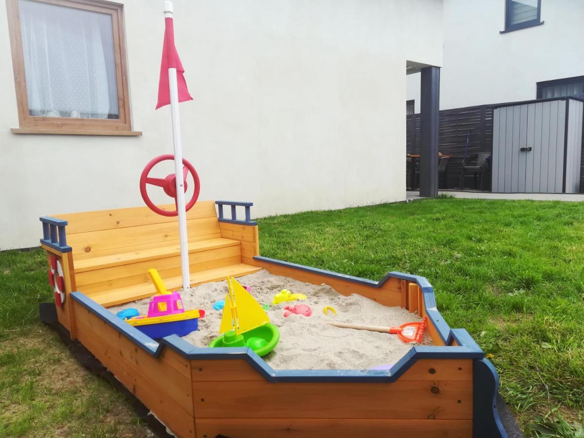Wakacyjne Domki Vila Ustronie Morskie Exterior foto